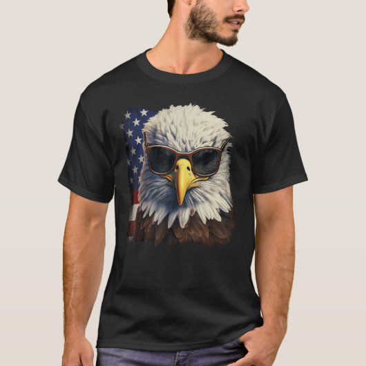 Eagle Proud Patriotic American US Flag 4th Of July Tシャツ (正面)