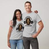 Earl FergusonによるBIGFOOT FITNESS Tシャツ (ユニセックス)