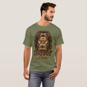 Earl FergusonによるBIGFOOT HUNTER Tシャツ (正面フル)