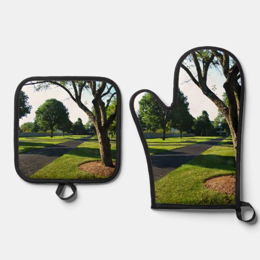 Early Morning at the Paddock 鍋つかみ&鍋敷きセット (正面)