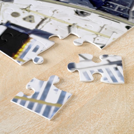 Earth and Moon from Space Shuttle Discovery ジグソーパズル (側面)