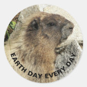 Earth Day Every Day Hoary Marmot写真 ラウンドシール (正面)