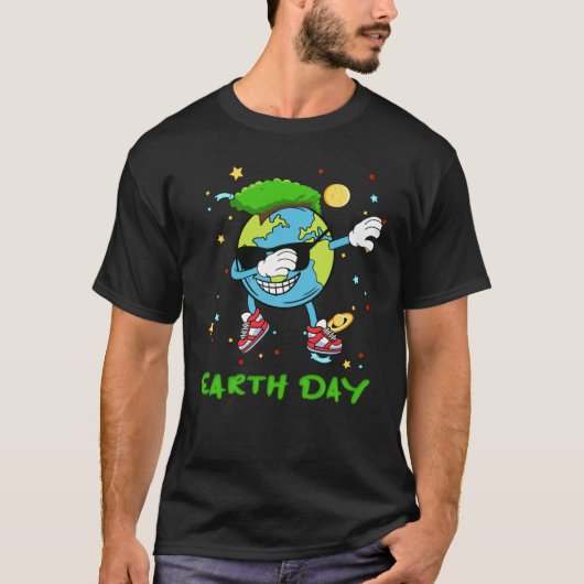 Earth Day Every Day Save Our Planet Earth Dabbing Tシャツ (正面)