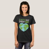 Earth Day Everyday Rainbow Pine Tree Nature Green  Tシャツ (正面フル)