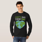 Earth Day Everyday Rainbow Pine Tree Nature Green  Tシャツ (正面フル)