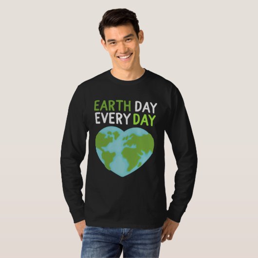 Earth Day Everyday Rainbow Pine Tree Nature Green  Tシャツ (正面フル)