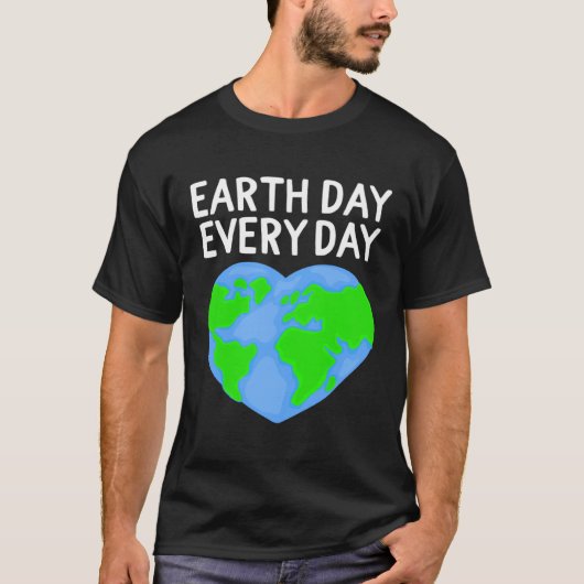 Earth Day Everyday Rainbow Pine Tree Nature Green  Tシャツ (正面)