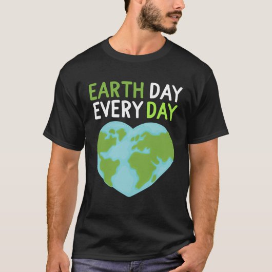 Earth Day Everyday Rainbow Pine Tree Nature Green  Tシャツ (正面)