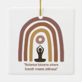 Earth-Toned Mindfulness Rainbow Yoga Design セラミックオーナメント (裏面)