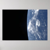 Earth's horizon and the blackness of space ポスター (正面)