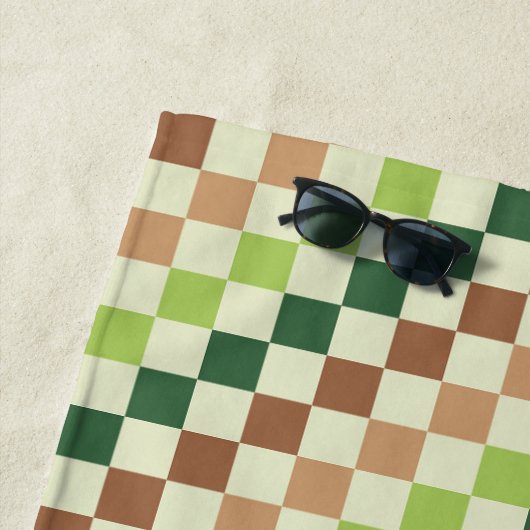 Earthy rainbow diagonal checkerboard pattern ビーチタオル (インサイチュ)