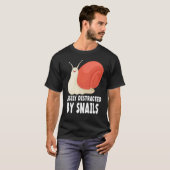 easily by snails  snail tシャツ (正面フル)