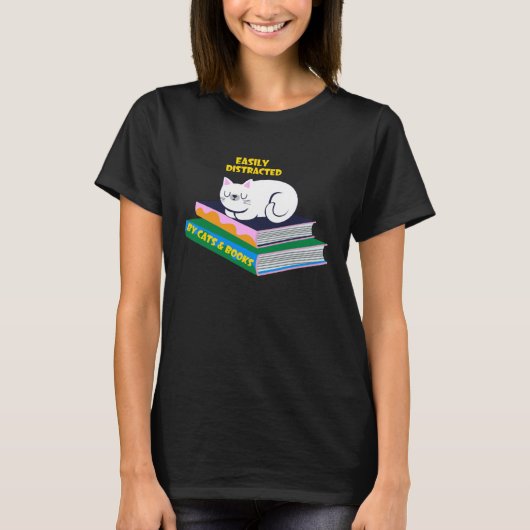 Easily Distracted By Cats And Books  Cat & Book Tシャツ (正面)