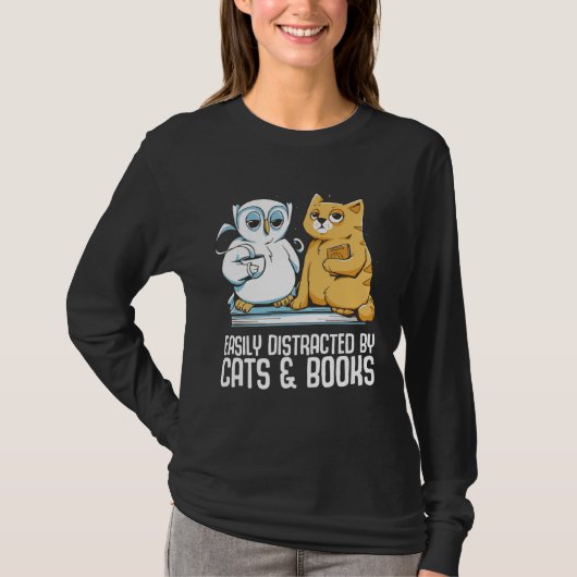 Easily distracted by cats books tシャツ (正面)
