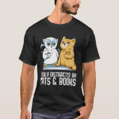 Easily distracted by cats books tシャツ (正面)
