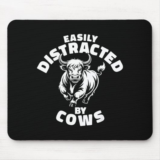 Easily Distracted By Cows Western Highland Cow  マウスパッド (正面)