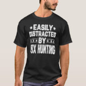 Easily Distracted By Fox Hunting Fox Hunter Tシャツ (正面)