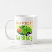 Easily Distracted By Garbage Trucks Funny Truck Lo コーヒーマグカップ (左)