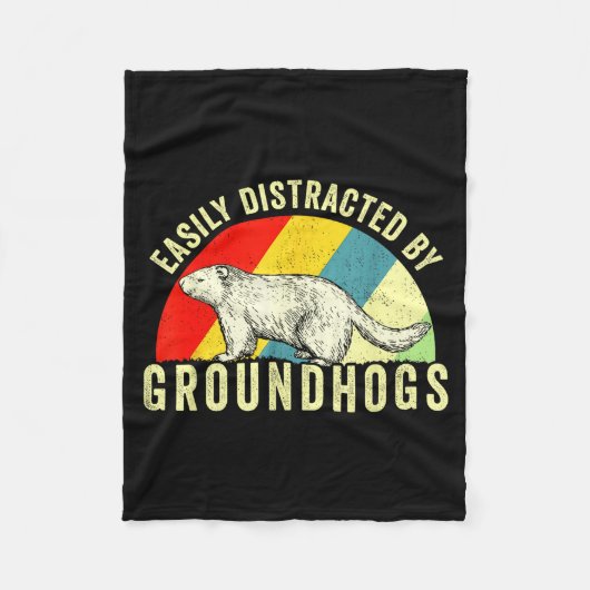 Easily Distracted By Groundhogs Funny Groundhog Lo フリースブランケット (正面)