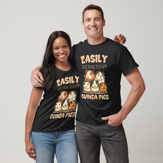 Easily Distracted By Guinea Pigs Joke Tシャツ (ユニセックス)