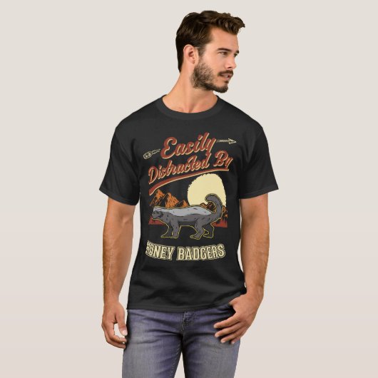 Easily distracted by Honey Badgers Tシャツ (正面フル)