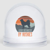 Easily Distracted By Huskies Dog Walking (正面)