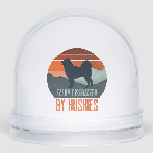 Easily Distracted By Huskies Dog Walking (正面)