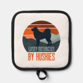 Easily Distracted By Huskies Dog Walking 鍋敷き (正面)