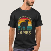 Easily Distracted By Lambs, Funny Cute Lamb Lovers Tシャツ (正面)
