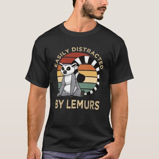 Easily Distracted By Lemurs Vintage Lemur Tシャツ (正面)