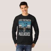 Easily Distracted By Mailboxes Postal Worker Tシャツ (正面フル)