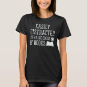 Easily Distracted By Maine Coons And Books Tシャツ (正面)