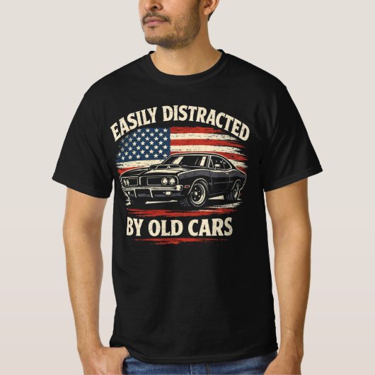 Easily Distracted by Old Cars Classic Car Guy  Tシャツ (正面)