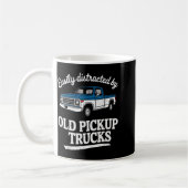 Easily Distracted By Old Ckup Trucks For Men コーヒーマグカップ (左)