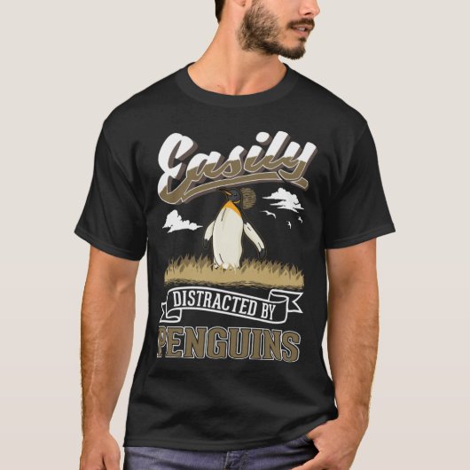 Easily distracted by Penguins Tシャツ (正面)