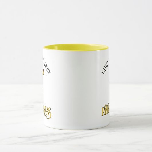 Easily Distracted By Pina Coladas マグカップ (中央)