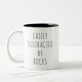 Easily Distracted By Rocks Funny Geologist ツートーンマグカップ