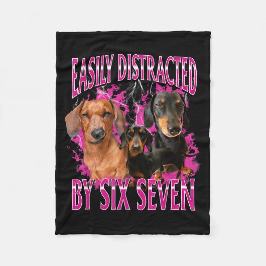 Easily Distracted By Six Seven 67 Meme Dachshund W フリースブランケット (正面)