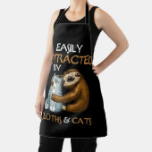 Easily Distracted By Sloths And Cats Sloth Lover エプロン (インサイチュ)