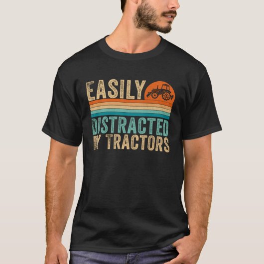Easily distracted by tractors tシャツ (正面)
