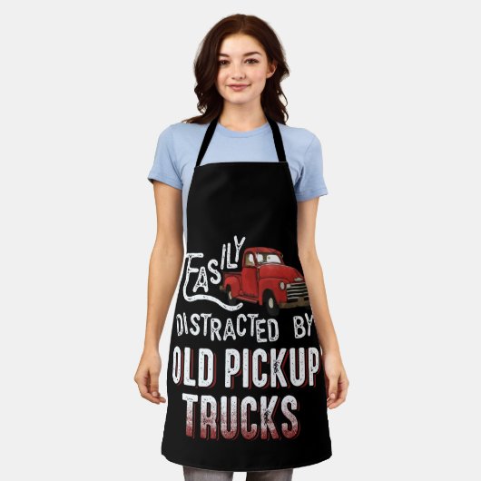 Easily Distracted Old Pickup Trucks Cute Trucker エプロン (着用した状態)