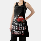 Easily Distracted Old Pickup Trucks Cute Trucker エプロン (インサイチュ)