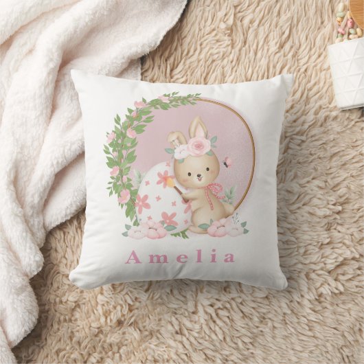Easter Bunny at Garden Personalized Throw Pillow クッション (ブランケット)