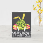 Easter Bunny Beer Drinking Rabbit Illustration カード (黄色い花)