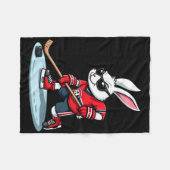 Easter Bunny Playing Hockey フリースブランケット (正面(横))
