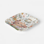 Easter Egg Hunt Party with Family Name ペーパープレート (傾斜あり)