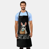 Easter No Bunny Loves Me Like Jesus Christian エプロン (着用した状態)