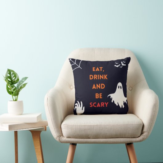Eat, Drink and Be Scary Halloween Throw Pillow クッション (椅子)