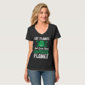 Eat Plants And Support Earths Day Save Planet Tシャツ (正面フル)