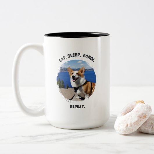 "Eat. Sleep. Corgi. Repeat." オリジナル写真入り ツートーンマグカップ (ドーナツ)